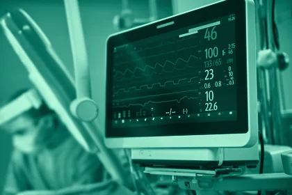 Monitor de signos vitales con sus trazados